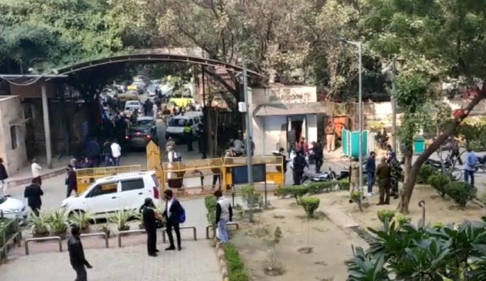 The Weekend Leader - Rohini court blast: Delhi police arrest scientist, affirms 'no terror plot'